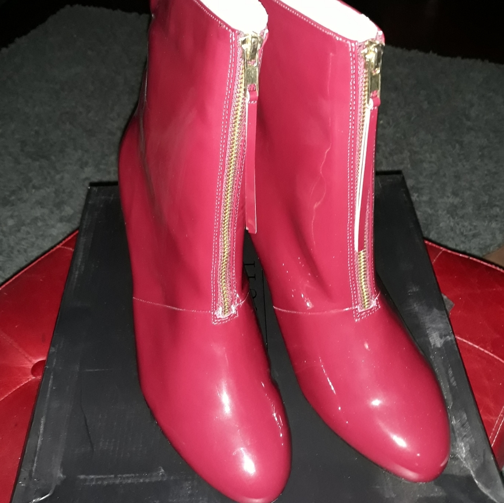 11W Burgundy Patent Leather Ankle booties